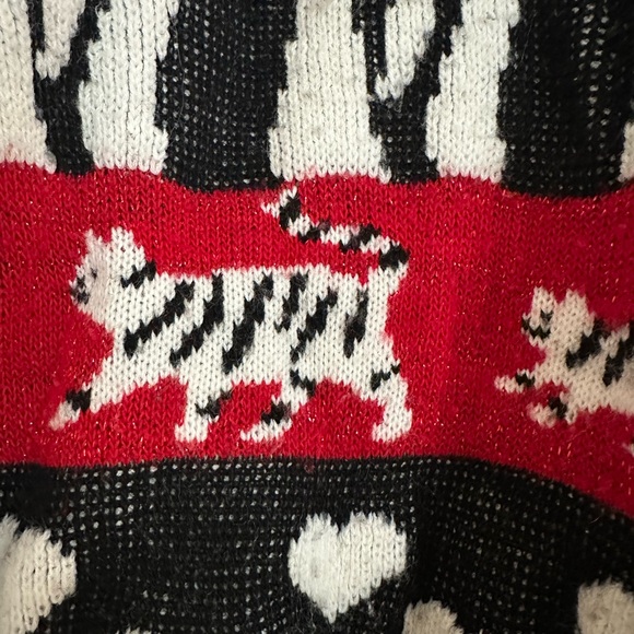 🖤 Red, black, and white animal ugly sweater + FREE GIFT! - Picture 4 of 6